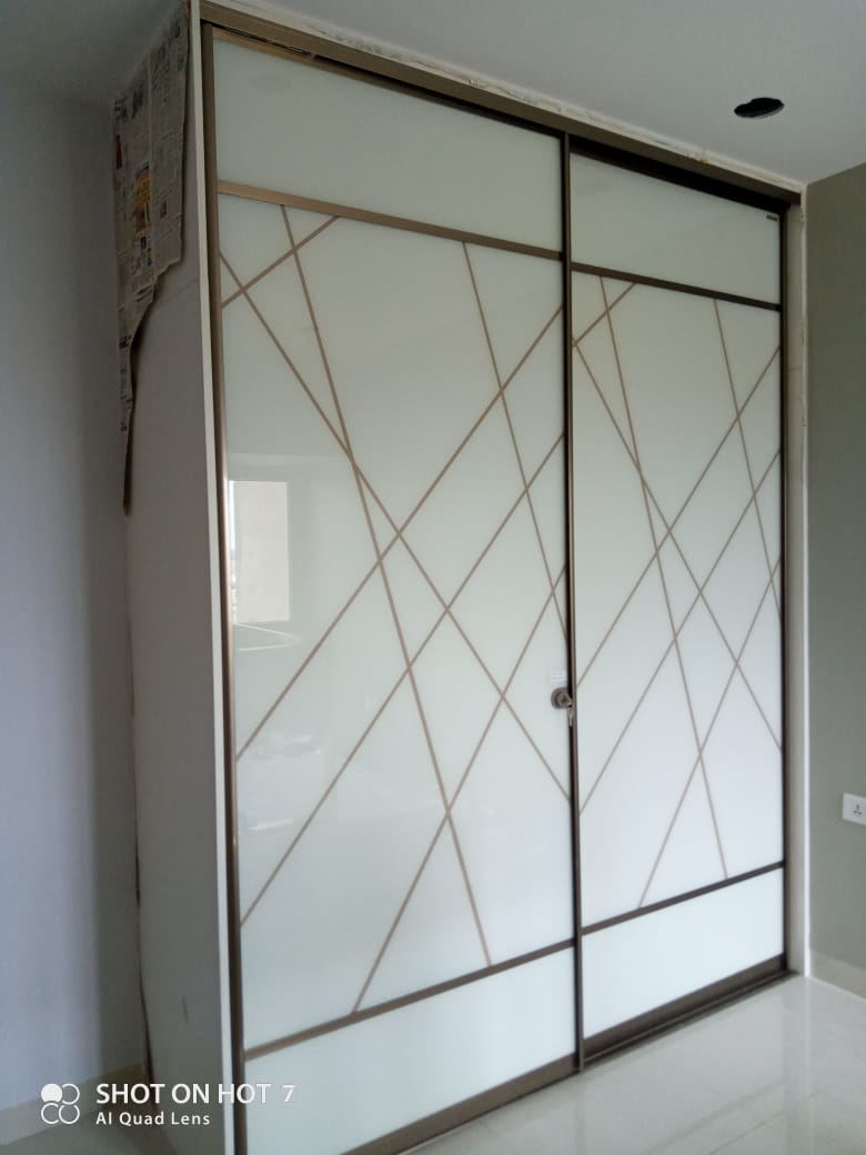 lacquer-glass-wardrobe-dealers-manufacturers-in-gurgaon-gurugram-india-top-dealers-manufacturers-in-gurgaon